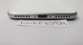 Good
													Apple iPhone SE 2nd Gen 2020 - Unlocked, White, 128 GB, A2275, photo 5 of 6