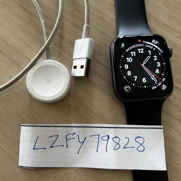 Apple Watch Series 4 44mm - Gray, A1978 - GPS, Aluminum