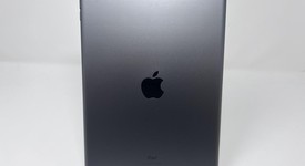 Good
													Apple iPad 8th Gen - Unlocked, Gray, 32 GB, A2428, photo 2 of 6