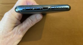 Good
													Apple iPhone 11 Pro Max - Unlocked, Green, 256 GB, A2161, photo 5 of 10