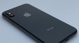 Good
													Apple iPhone Xs - Unlocked, Gray, 64 GB, A1920, photo 3 of 6