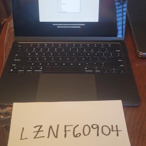 MacBook Air 2022 (M2) - 13 inch - 256 GB, Midnight, 8 GB, Apple M2