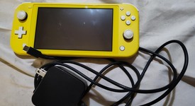 Good
													Nintendo Switch Lite - Yellow, photo 3 of 4