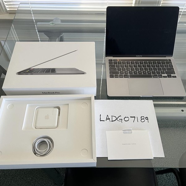 MacBook Pro 2020 - 13 inch - 1 TB, Gray, 16 GB, Intel Core i5