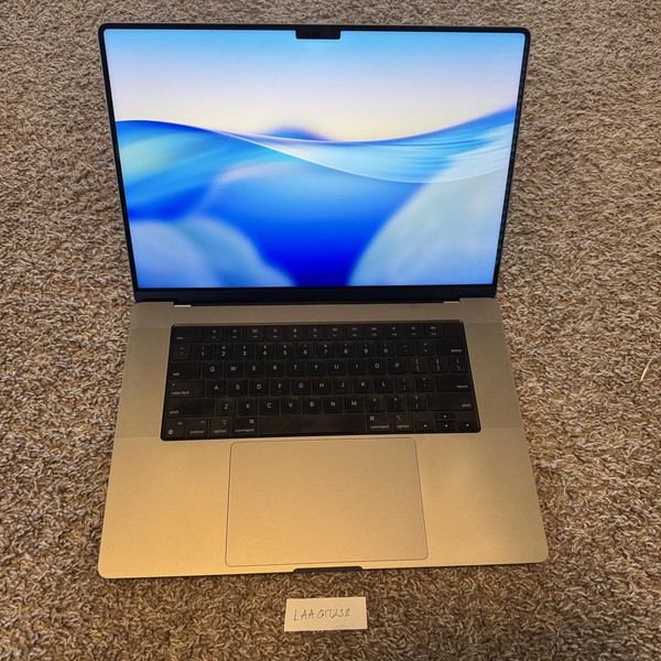 MacBook Pro 2021 - 16 inch - 512 GB, Gray, 16 GB, Apple M1 Pro 10-core