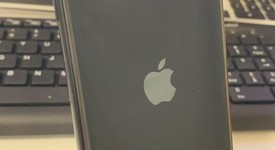 Good
													Apple iPhone SE 2nd Gen 2020 - Unlocked, Black, 64 GB, A2275, photo 2 of 6