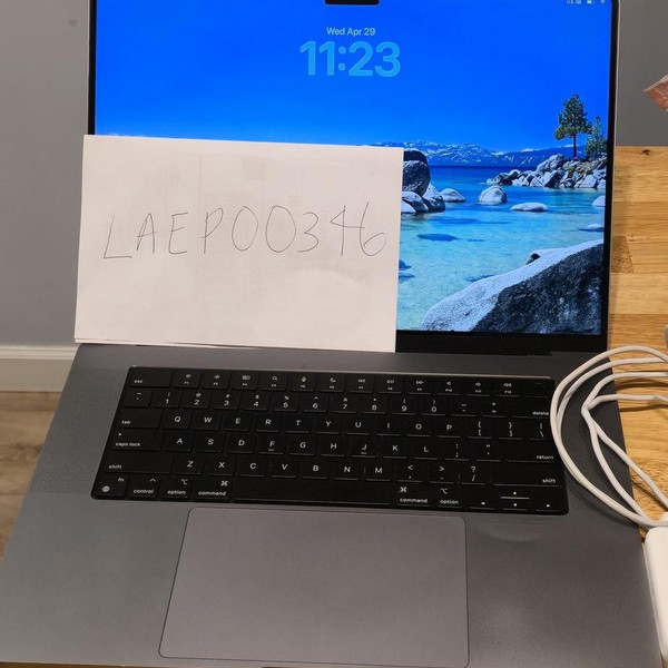 MacBook Pro 2021 - 16 inch - 512 GB, Silver, 16 GB, Apple M1 Pro 10-core