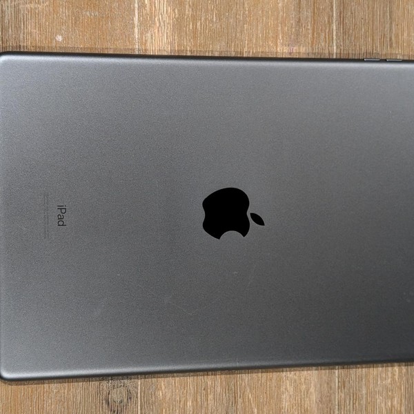 Apple iPad 8th Gen - Wi-Fi, 32 GB, Gray, A2270