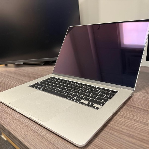 MacBook Air 2025 (M4) - 15 inch - 512 GB, Silver, 24 GB, Apple M4