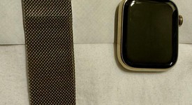 Mint
													Apple Watch Series 9 45mm - Unlocked, Gold, A2984 - Cellular, Stainless, photo 5 of 11