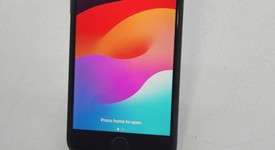 Mint
													Apple iPhone SE 3rd Gen 2022 - Unlocked, Midnight, 64 GB, A2595, photo 1 of 7