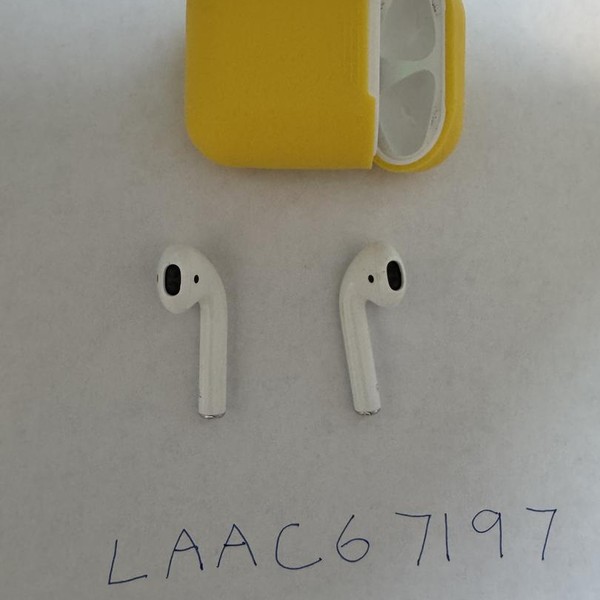 Apple AirPods 2nd Gen - Lightning Case