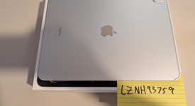 Mint
													Apple iPad Pro 13" (M4) 2024 - Wi-Fi, Black, 256 GB, 8 GB, A2925, Standard Glass, photo 2 of 4