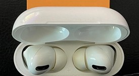 Used
													Apple AirPods Pro - Wireless Case, photo 1 of 5