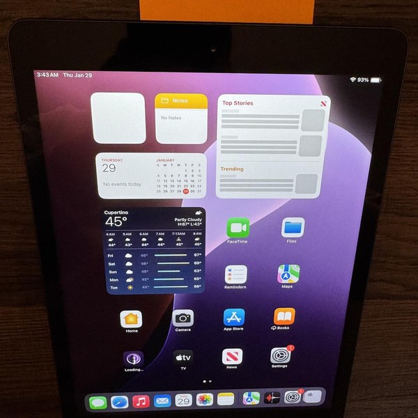 Apple iPad 8th Gen - Wi-Fi, 32 GB, Gray, A2270