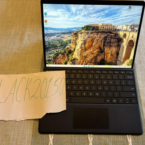 Microsoft Surface Pro 9 - Wi-Fi, 256 GB, Forest, 16 GB, Intel Core i5, Wi-Fi