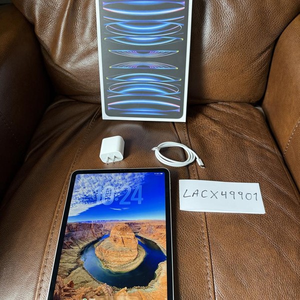 Apple iPad Pro 11 inch 4th Gen 2022 - Wi-Fi, 128 GB, Silver