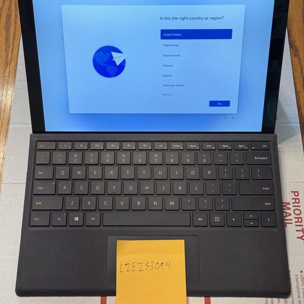 Microsoft Surface Pro 7 Plus - 512 GB, Black, 16 GB, Intel Core i7, Wi-Fi