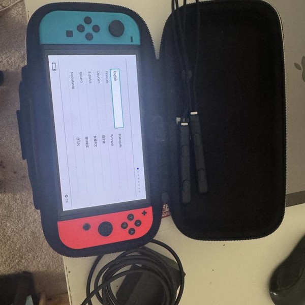 Nintendo Switch - OLED - 64 GB, Red & Blue