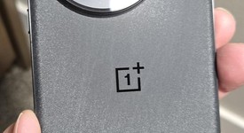Mint
													OnePlus 13 - Unlocked, Black Eclipse, 512 GB, 16 GB, photo 4 of 10
