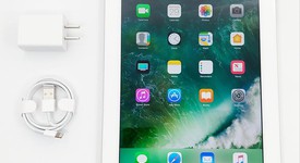 Mint
													Apple iPad 4 - Unlocked, White, 16 GB, photo 1 of 1