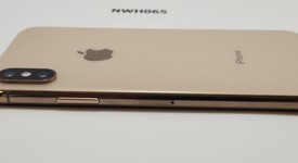 Good
													Apple iPhone Xs - Unlocked, Gold, 64 GB, A1920, photo 5 of 5