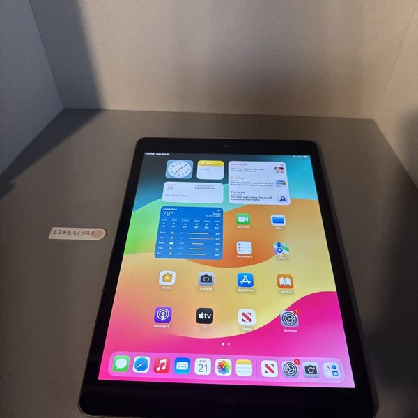 Apple iPad 7th Gen - Wi-Fi, 32 GB, Gray, A2197