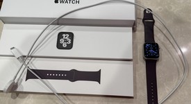 Mint
													Apple Watch SE 1st Gen 40mm - Unlocked, Silver, A2353 - Cellular, Aluminum, photo 1 of 3