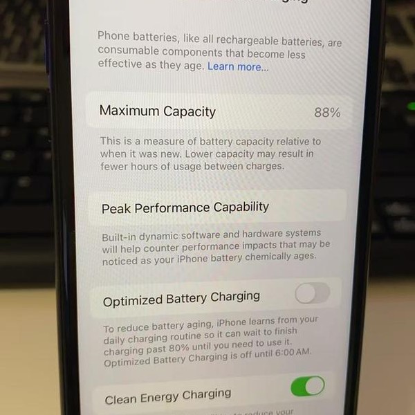 Apple iPhone SE 2nd Gen 2020 - Unlocked, 64 GB, Black, A2275