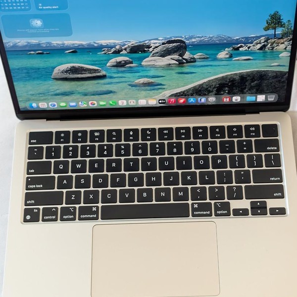 MacBook Air 2022 (M2) - 13 inch - 256 GB, Starlight, 8 GB, Apple M2