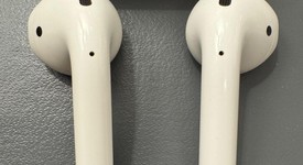 Used
													Apple AirPods 2nd Gen - Wireless Case, photo 5 of 7