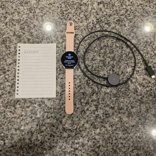 Samsung Galaxy Watch5 - Unlocked, Silver, 44mm