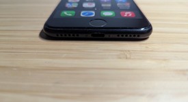 Fair
													Apple iPhone SE 3rd Gen 2022 - Unlocked, Midnight, 64 GB, A2595, photo 3 of 14