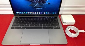 Good
													MacBook Pro 2017 (With Touch Bar) - 13" - I5, Gray, 512 GB, 8 GB, photo 3 of 8