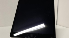 Good
													Apple iPad 9th Gen - Unlocked, Gray, 64 GB, A2603, photo 3 of 7