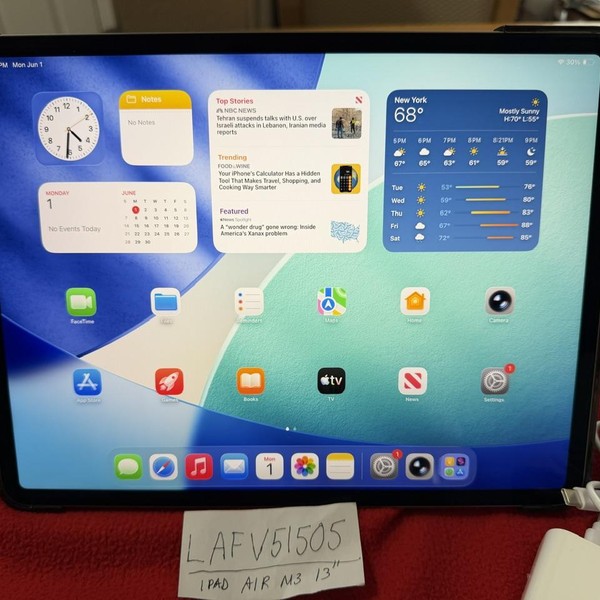 Apple iPad Air 13 inch (M3) 2025 - Unlocked, 128 GB, Gray