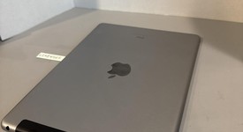 Good
													Apple iPad 6th Gen - Unlocked, Gray, 32 GB, A1954, photo 5 of 5