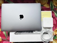 MacBook Pro 2017 (No Touch Bar) - 13"