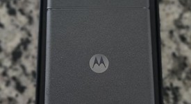 Mint
													Motorola Razr (2024) - Unlocked, Gray, 256 GB, 8 GB, photo 4 of 9