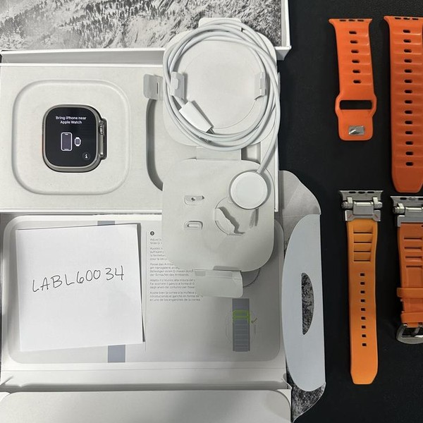 Apple Watch Ultra 49mm - Unlocked, Titanium, A2622