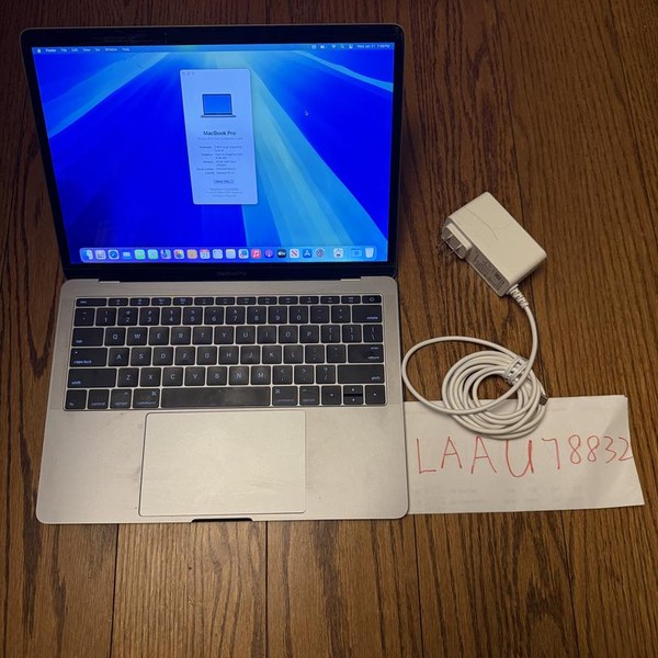 MacBook Pro 2017 (No Touch Bar) - 13 inch - I5, Gray, 256 GB, 16 GB