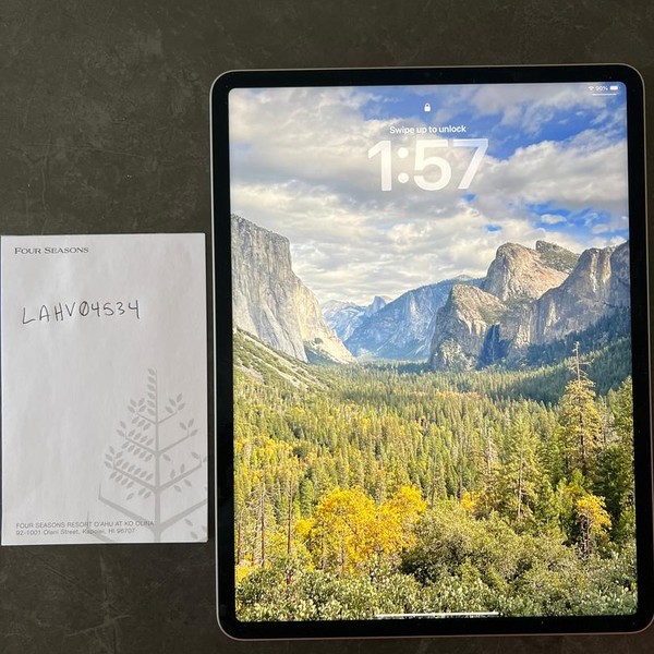 Apple iPad Pro 12.9 inch 6th Gen 2022 - Wi-Fi, 256 GB, Gray