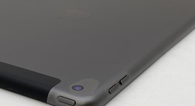 Good
													Apple iPad 8th Gen - Unlocked, Gray, 128 GB, A2428, photo 4 of 7