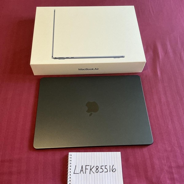 MacBook Air 2026 (M5) - 13 inch - 512 GB, Midnight, 16 GB, Apple M5 10-Core (8-core GPU)