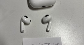Used
													Apple AirPods 3rd Gen - Lightning Case, photo 2 of 3