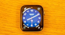 Good
													Apple Watch Series 4 40mm - Unlocked, Silver, A1975 - Cellular, Hermes, photo 3 of 3