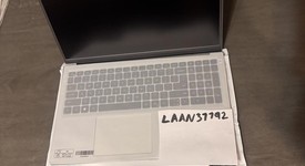 Mint
													Dell Laptop, photo 1 of 6