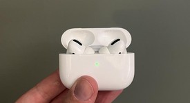 Used
													Apple AirPods Pro 1st Gen - Wireless Case, photo 3 of 4