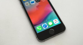 Good
													Apple iPhone SE 1st Gen 2016 - T-Mobile, Grey, 64 GB, A1662, photo 2 of 12