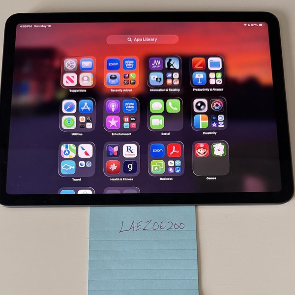 Apple iPad Air (5th Gen) - Wi-Fi, 64 GB, Gray, A2588
